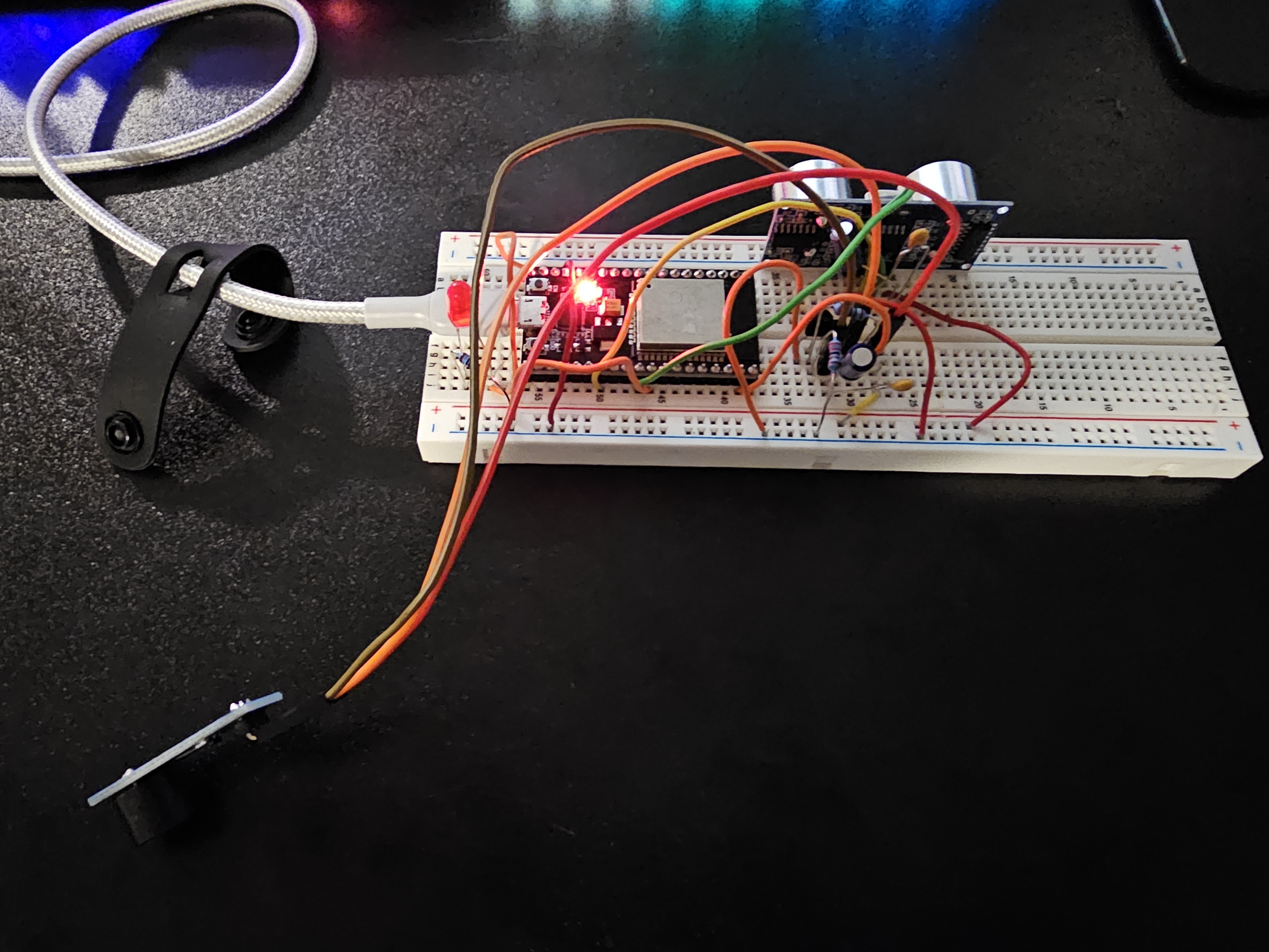 ESP32 server circuit on a breadboard